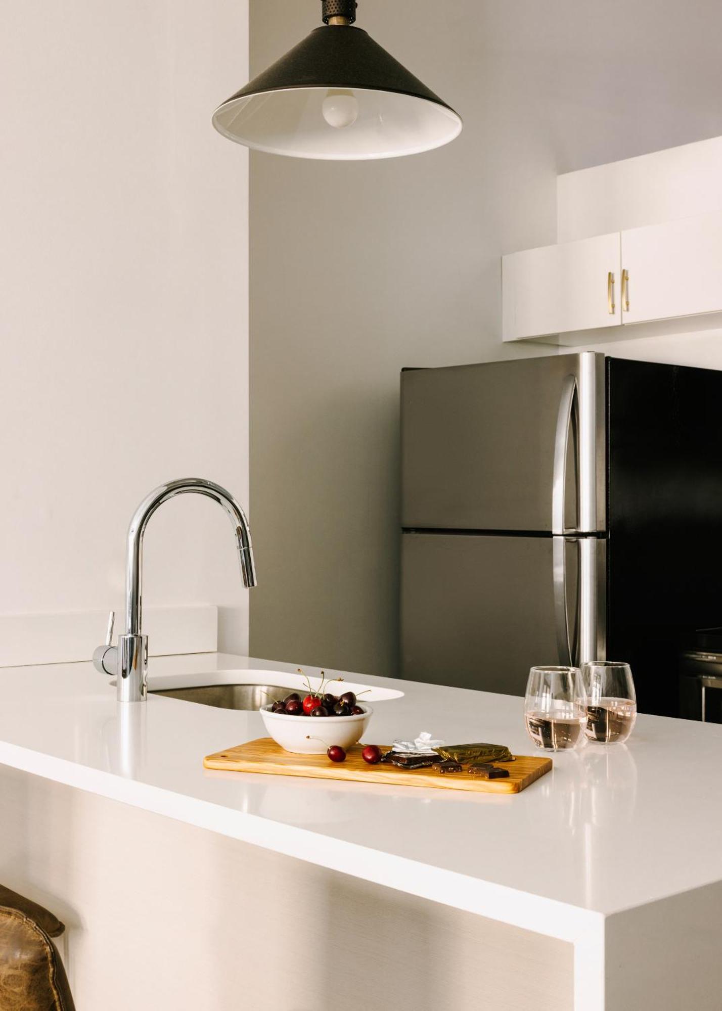 ديترويت Sonder By Marriott Bonvoy Gabriel Richard Apartments Downtown الغرفة الصورة