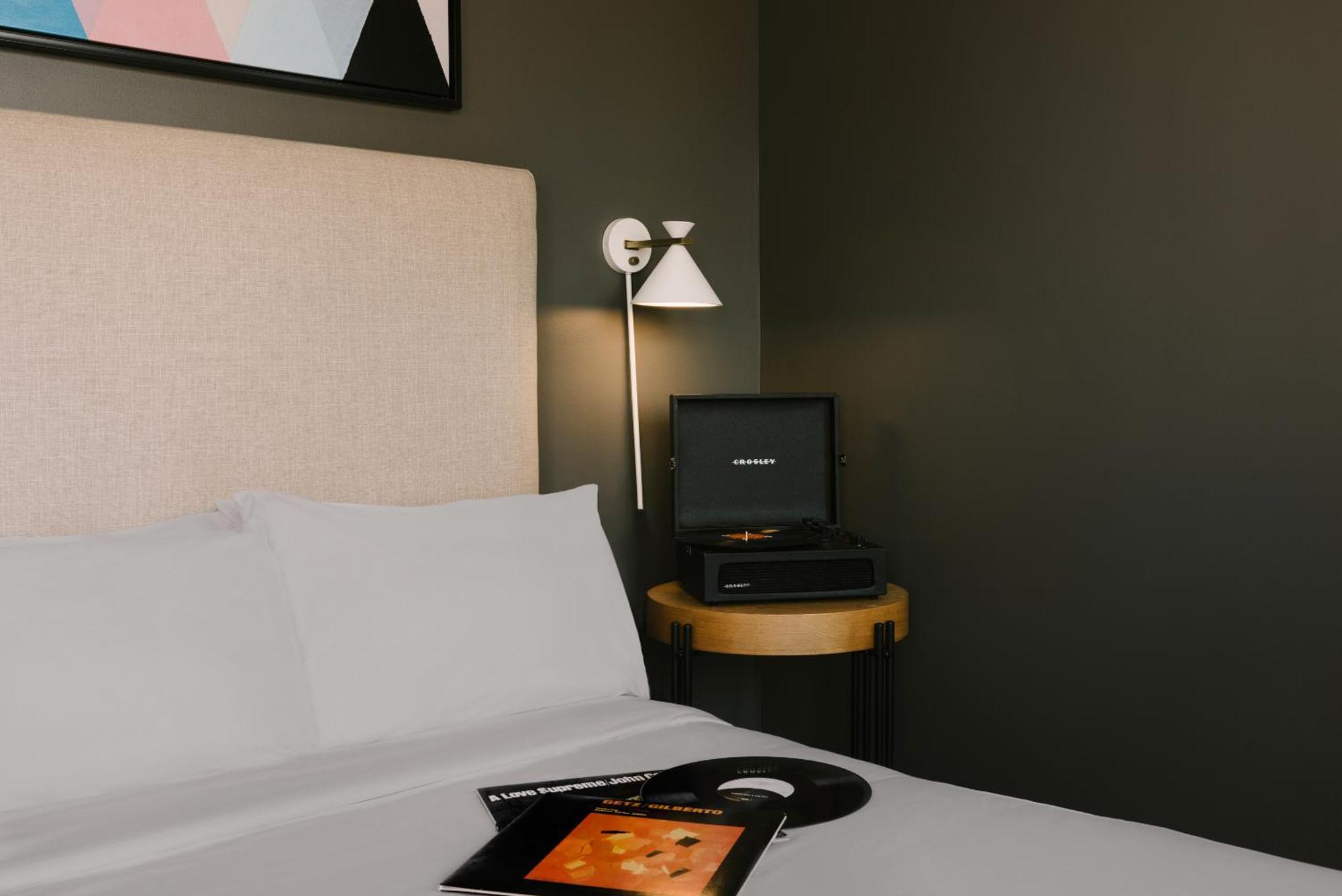 ديترويت Sonder By Marriott Bonvoy Gabriel Richard Apartments Downtown الغرفة الصورة